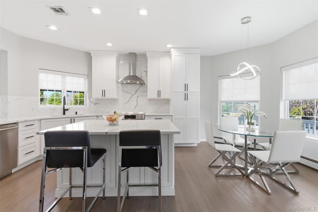 159 Rivendell Court, Melville, NY 11747