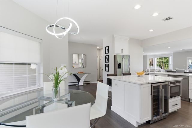 159 Rivendell Court, Melville, NY 11747