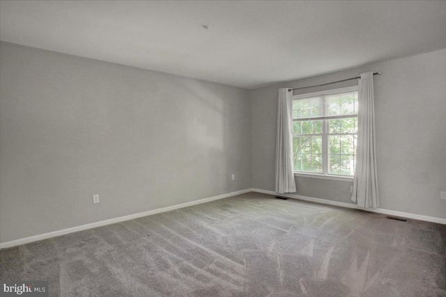1153 LINDSAY LN, Hagerstown, MD 21742