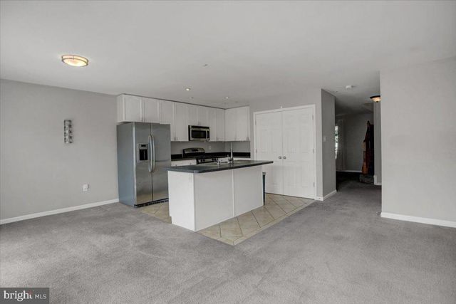 1153 LINDSAY LN, Hagerstown, MD 21742