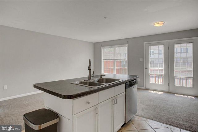 1153 LINDSAY LN, Hagerstown, MD 21742