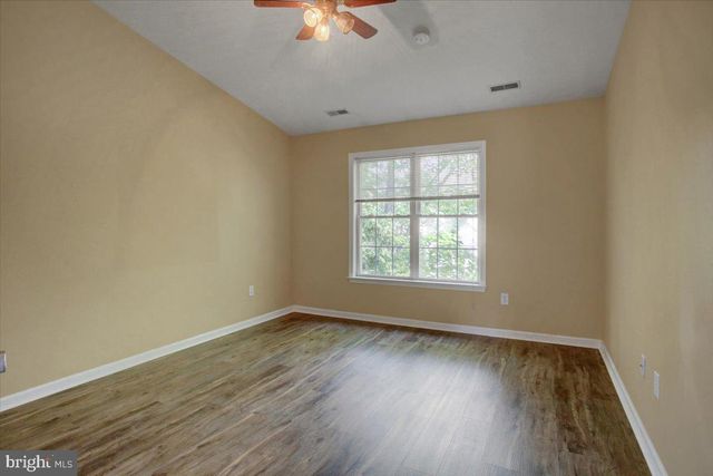 1153 LINDSAY LN, Hagerstown, MD 21742