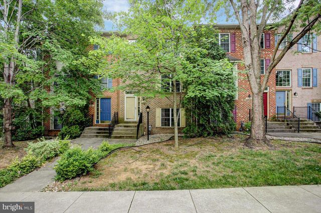 1153 LINDSAY LN, Hagerstown, MD 21742