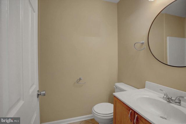 1153 LINDSAY LN, Hagerstown, MD 21742
