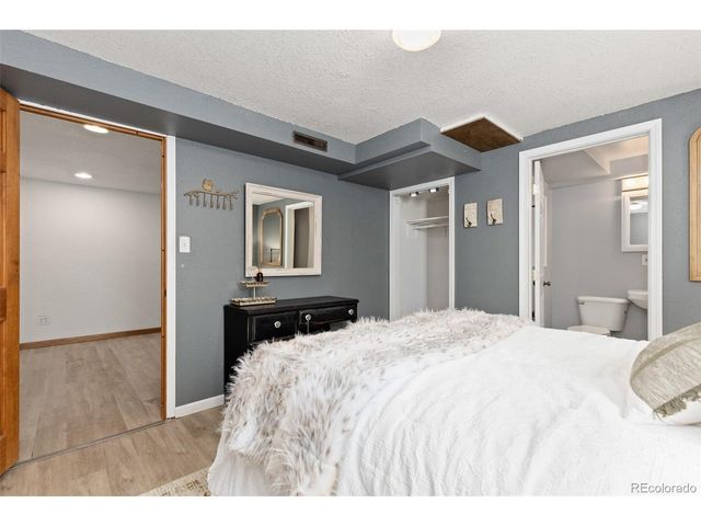 9585 W 53rd Pl, Arvada, CO 80002