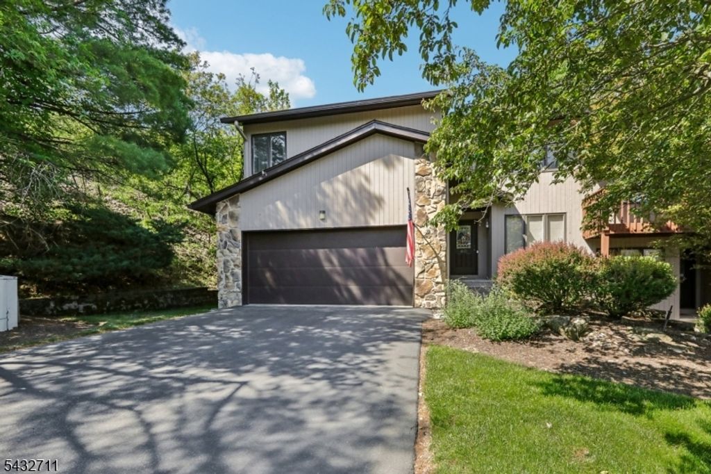40 Woodland Drive, Woodland Park, NJ 07424