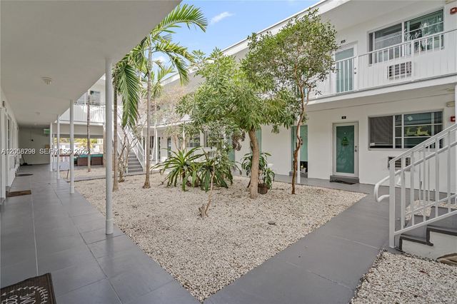 7950 Tatum Waterway Drive N20, Miami Beach, FL 33141