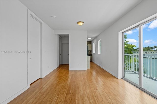 7950 Tatum Waterway Drive N20, Miami Beach, FL 33141