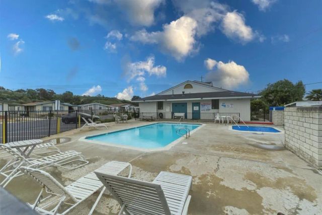 200 S Emerald 54, Vista, CA 92081