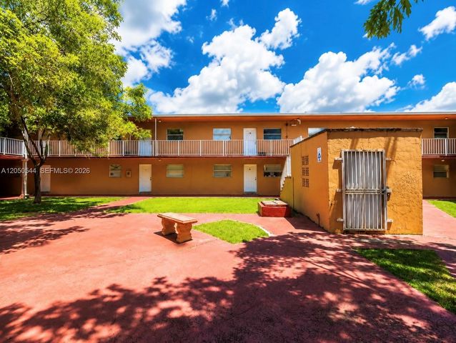 1245 W 24th Street 219, Hialeah, FL 33010