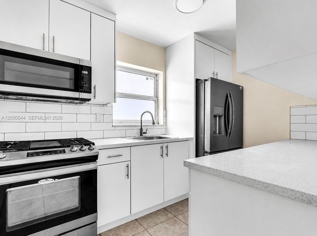 1245 W 24th Street 219, Hialeah, FL 33010