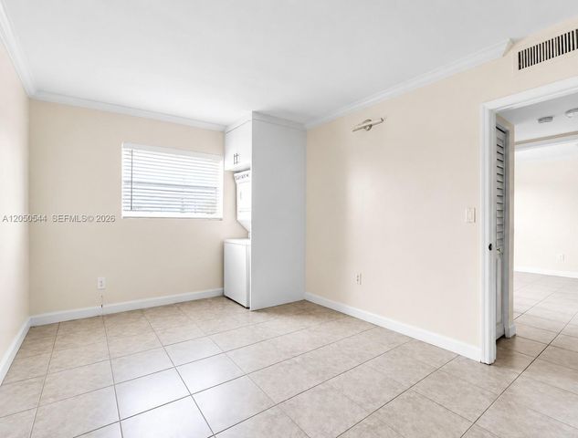 1245 W 24th Street 219, Hialeah, FL 33010