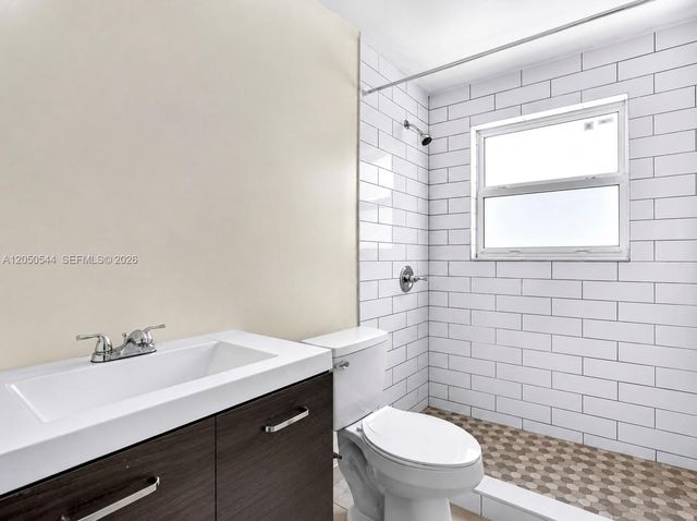 1245 W 24th Street 219, Hialeah, FL 33010
