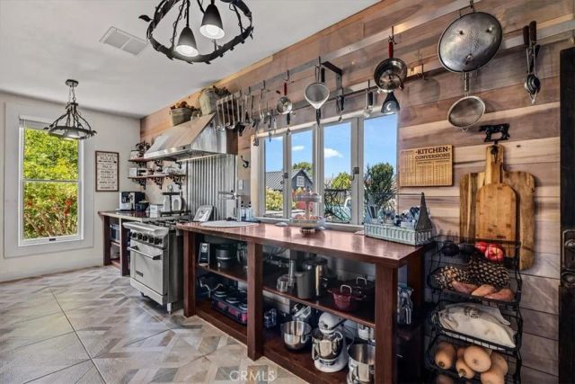 5211 Central, Riverside, CA 92504