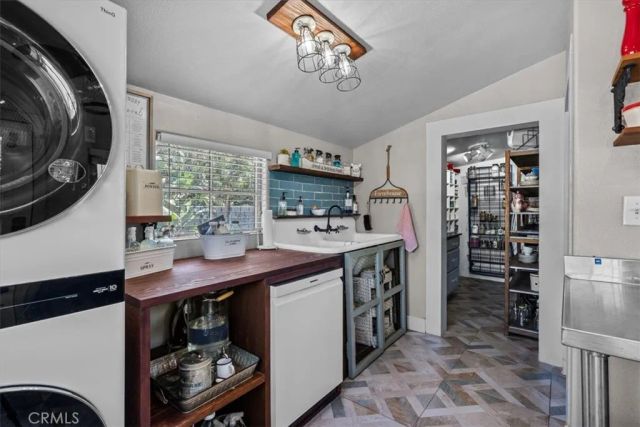 5211 Central, Riverside, CA 92504