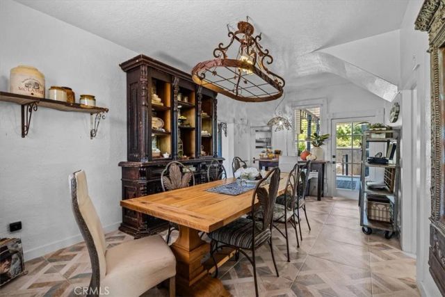 5211 Central, Riverside, CA 92504