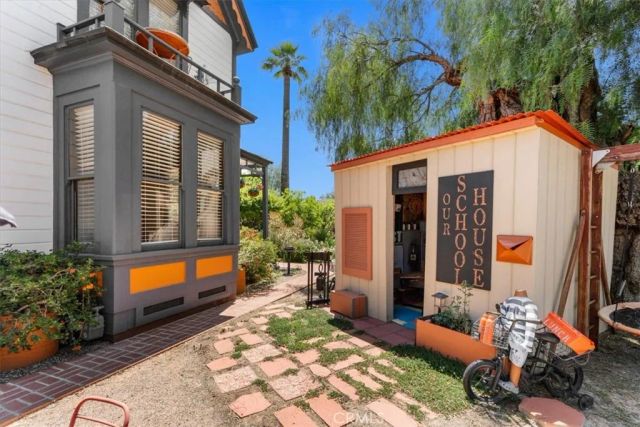 5211 Central, Riverside, CA 92504