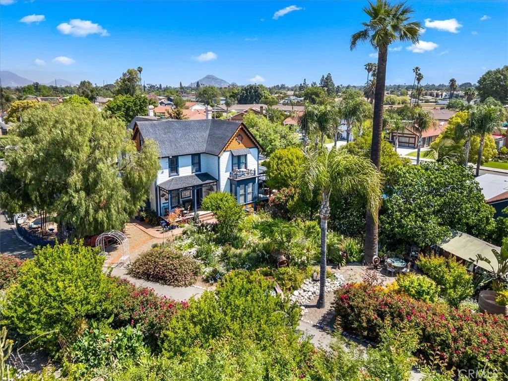 5211 Central, Riverside, CA 92504