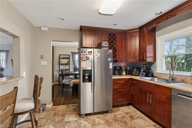 23 Williamson Park DR, Newport News, VA 23608