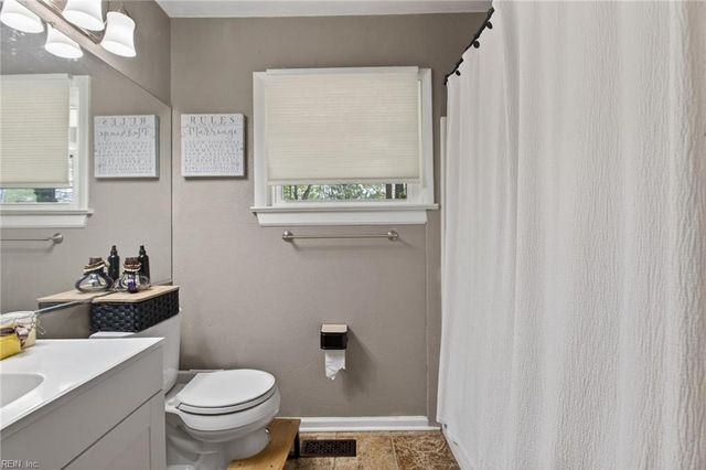 23 Williamson Park DR, Newport News, VA 23608