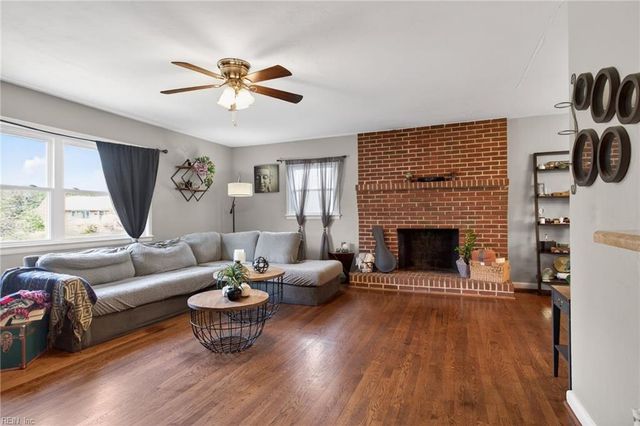 23 Williamson Park DR, Newport News, VA 23608