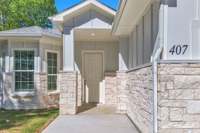 407 Henderson Street, Bonham, TX 75418