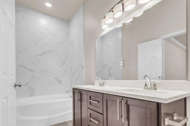 407 Henderson Street, Bonham, TX 75418