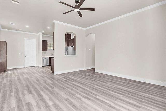 407 Henderson Street, Bonham, TX 75418