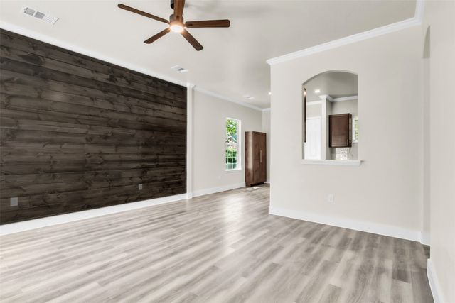 407 Henderson Street, Bonham, TX 75418