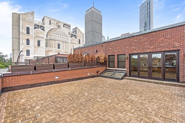 330 Newbury Street PH, Boston, MA 02115
