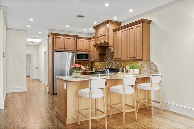 330 Newbury Street PH, Boston, MA 02115