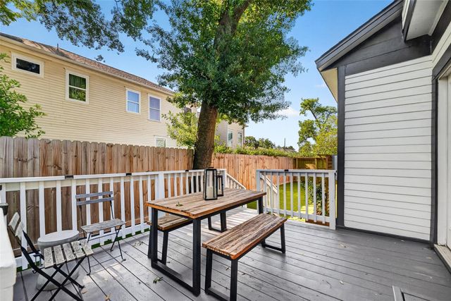 904 Arlington Street, Houston, TX 77008