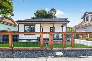 904 Arlington Street, Houston, TX 77008