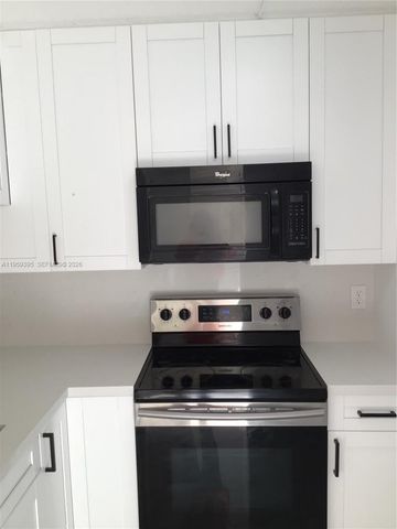 10357 NW 8th St 105, Pembroke Pines, FL 33026