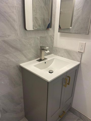 10357 NW 8th St 105, Pembroke Pines, FL 33026