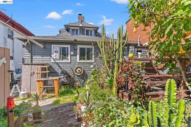 3856 West St, Oakland, CA 94608