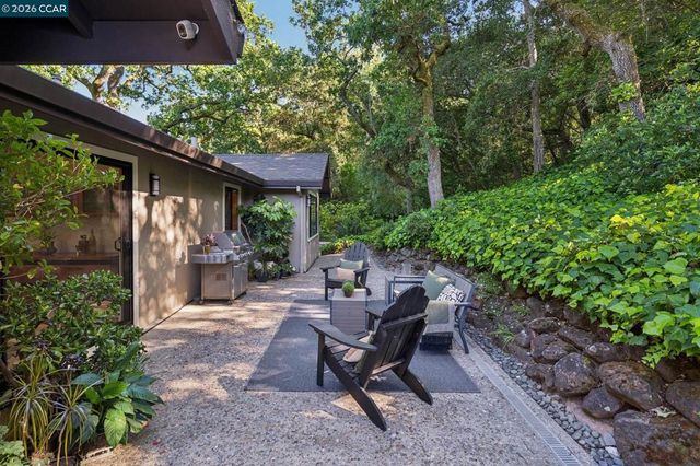 3345 Ridge Rd, Lafayette, CA 94549