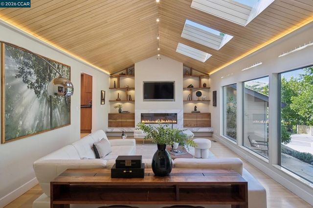 3345 Ridge Rd, Lafayette, CA 94549