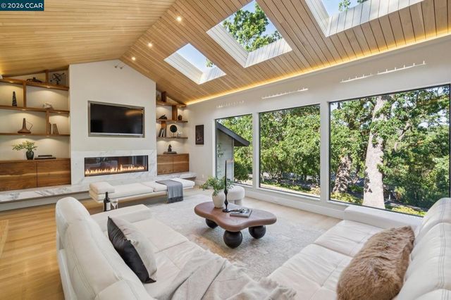 3345 Ridge Rd, Lafayette, CA 94549