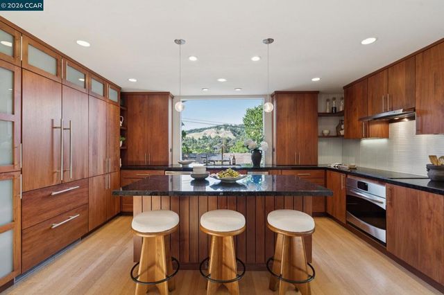 3345 Ridge Rd, Lafayette, CA 94549