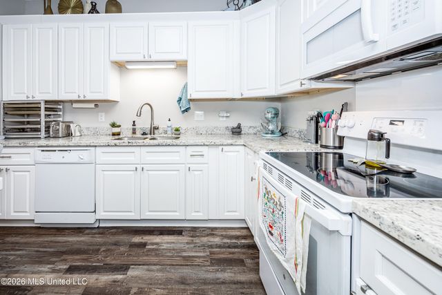 615 Plum Street, Ocean Springs, MS 39564
