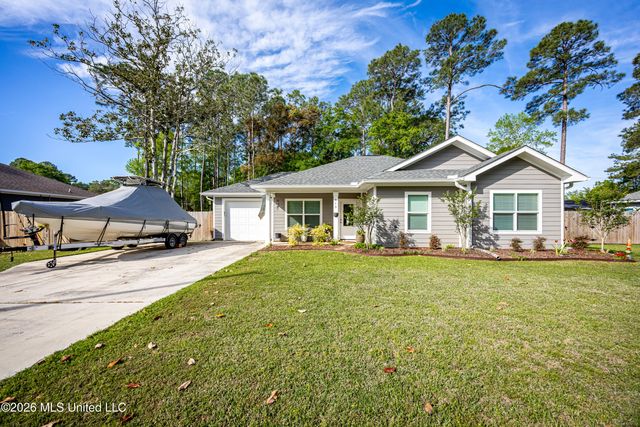 615 Plum Street, Ocean Springs, MS 39564