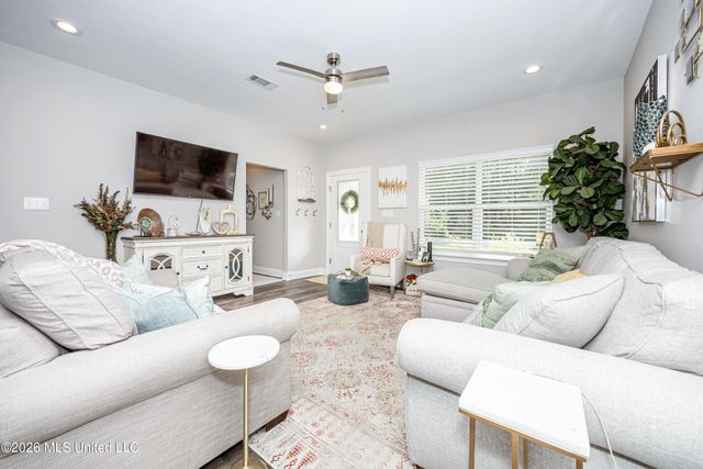 615 Plum Street, Ocean Springs, MS 39564