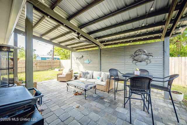 615 Plum Street, Ocean Springs, MS 39564