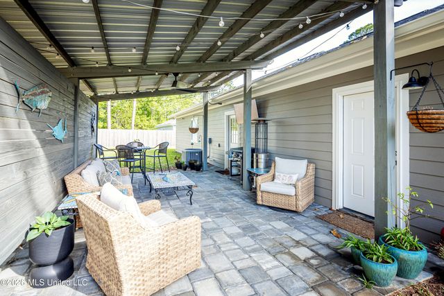 615 Plum Street, Ocean Springs, MS 39564