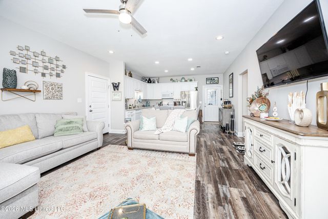 615 Plum Street, Ocean Springs, MS 39564