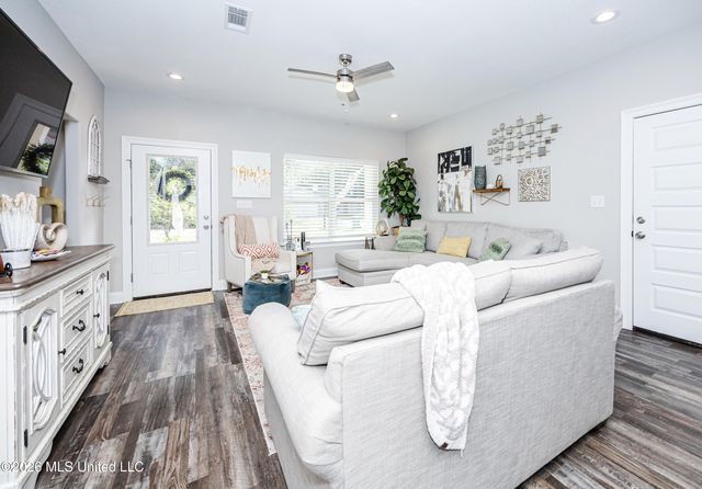 615 Plum Street, Ocean Springs, MS 39564