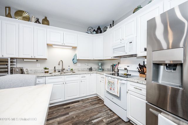 615 Plum Street, Ocean Springs, MS 39564