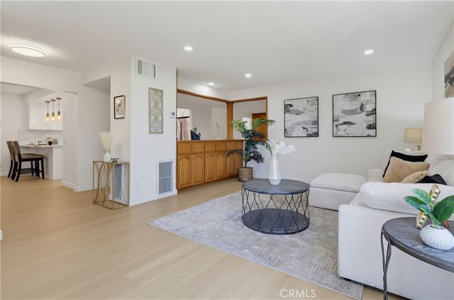 728 E Kensington Road, Los Angeles, CA 90026
