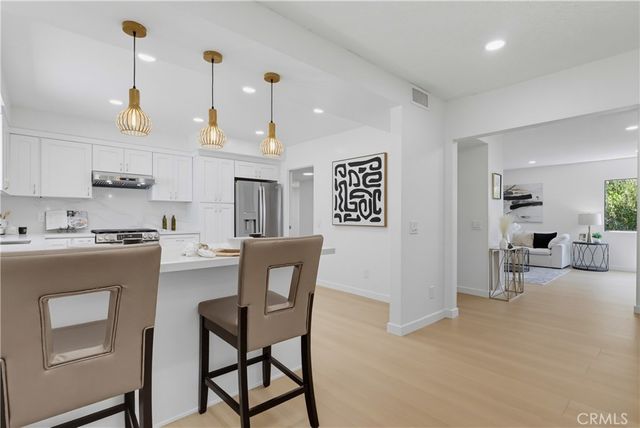728 E Kensington Road, Los Angeles, CA 90026